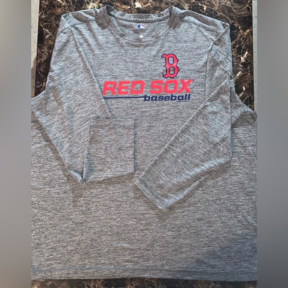 Boston Red Sox | Pre-loved | Airy, lightweight and stretchy fabric.
